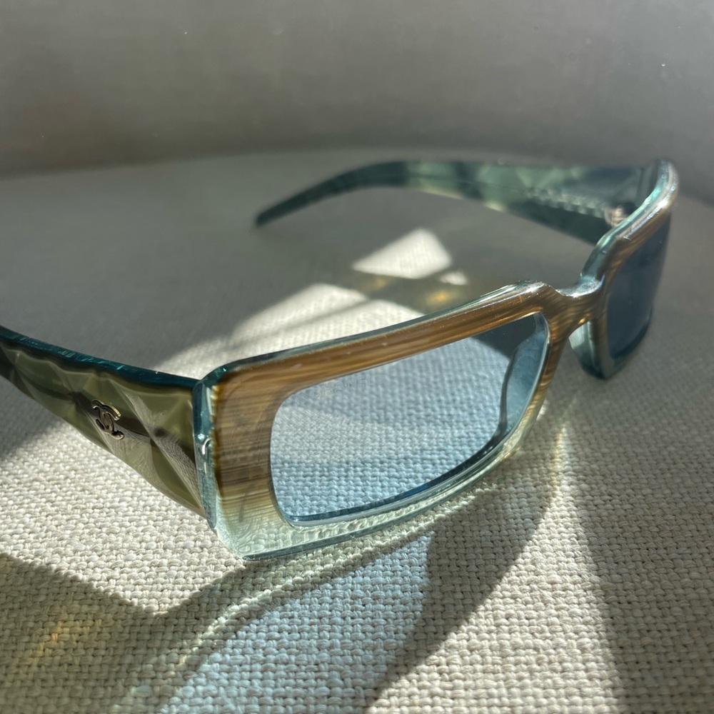 Vintage Chanel Y2K Quilted Arm Gradient Blue/Gray Sunglasses with Original Case